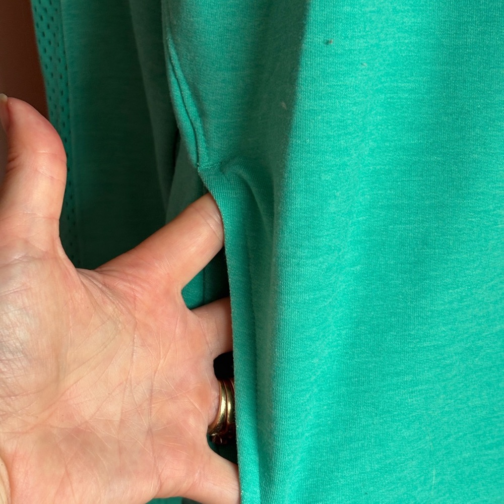 NWT Under Armour Women’s Cowl Neck Pullover Sweatshirt Green Size M - Picture 5 of 8